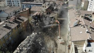 Elazığ'da deprem sonrası harabeye dönen 10 bin konut yıkıldı