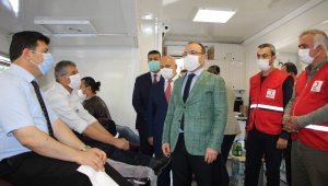 Elazığ'da gönüllü din görevlileri kan bağışında bulundu