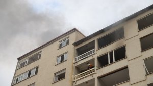 Elazığ'a hasarlı binada yangın