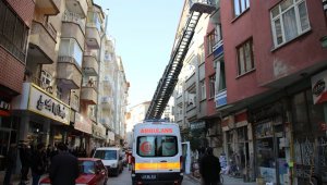 İtfaiye 56 yaşındaki kadının cansız bedeniyle karşılaştı