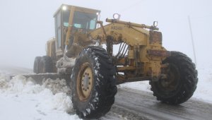 Kar Elazığ'da 14 köy yolunu ulaşıma kapattı
