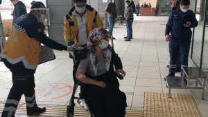 Kocasının bıçakladığı 1 çocuk annesi, polis merkezine sığındı