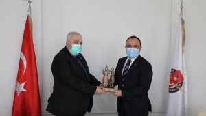 Vali Erkaya Yırık, Elazığ'ın gündemiyle ilgili açıklamalarda bulundu
