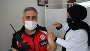 Elazığ'da UMKE personeli Covid-19 aşısı oldu