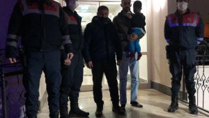 Jandarmanın dikkati sayesinde 3 yaşındaki çocuk yanmaktan kurtuldu