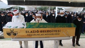 Kazada hayatını kaybeden 12 yaşındaki Sude, son yolculuğuna uğurlandı