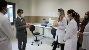 Vakaların yüzde 70 düştüğü Elazığ'da, şehir hastanesine ikinci PCR cihazı kuruldu