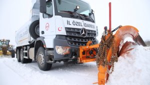 Elazığ'da kapanan 148 köy yolu açıldı, 121'i için çalışma sürüyor