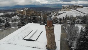 Elazığ'da kar yağışı, Harput beyaz gelinliğini giydi