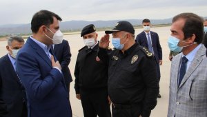 Bakan Kurum, Elazığ'dan Tunceli'ye geçti