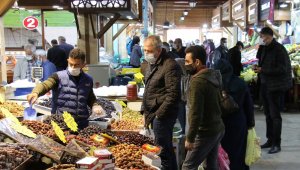 Pandemi ile durgunluk yaşayan kapalı çarşı, Ramazan'la hareketlendi