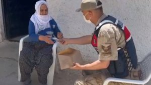 Sahte polislere kaptırdığı para ve altınları bulunan nine