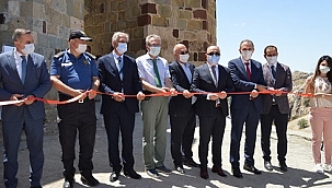 Harput kalesinde fotoğraf sergisi...