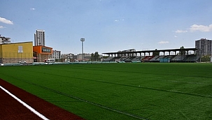 Sentetik saha yenileniyor