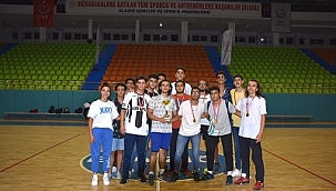 Basketbolda U-18 de EBUAŞ birinci oldu