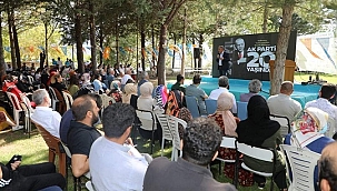 Ak Parti hizmetleri masaya yatırdı