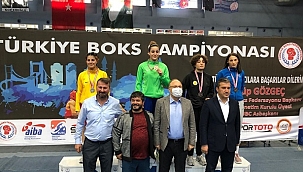 Boksörlerimiz madalya ile dönüyor