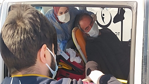  112 Paletli ambulans ekipleri köy de mahsur kalan bir hasta için seferber oldu 