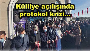 Ak Partili belediye başkanları arasındaki çekişme törene yansıdı