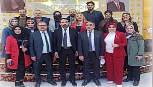 Berberler ve kuaförler mesleklerinin gelecekleri için toplanıyor