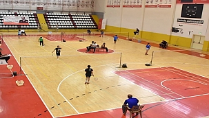 Analig Badminton Çeyrek Final Müsabakaları Başladı 