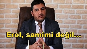 Siyasette ikili oynuyor