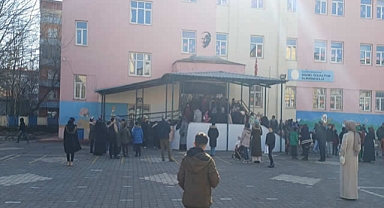 Elazığ`da Siyer Sınavı katılım yoğun oldu