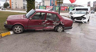 Elazığ'da Trafik Kazası: 4 Yaralı