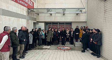 Eşi Tarafından Katledilen Kadın, Öldürüldüğü Hastanenin Önünde Anıldı