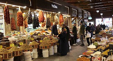 Elazığ'da Tarihi Kapalı Çarşı'da Ramazan Bereketi Yaşanıyor