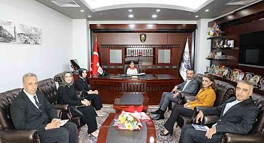 23 Nisanda Başkanlık Koltuğuna Minik Tutar Oturdu, Talimatını Verdi