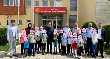 AK Parti İl Başkanı Yıldırım'dan Sevgi Evlerinde Kalan Çocuklara 23 Nisan Ziyareti Gerçekleştirdi