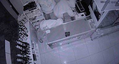 Elazığ'da Esnaf Hırsızlar Dükkana Zarar Vermesin Diye Kasaya Harçlık Bırakmaya Başladı