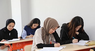 Elazığ Belediyesi, Elazığspor temalı YKS deneme sınavı gerçekleştirdi