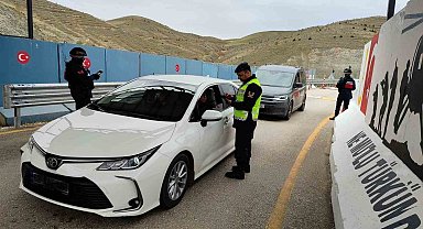 Elazığ'da Jandarma 17 Bin 118 Aracı Denetledi
