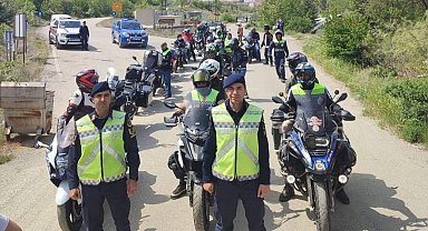 Elazığ'da Jandarma, Motosiklet Sürücülerini Bilgilendirdi