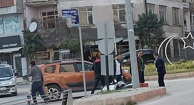 Elazığ'da Otomobil Motosiklete Çarptı:1 Yaralı