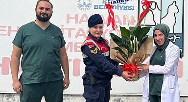 Jandarma Ekiplerinden Anlamlı Kutlama