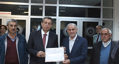 Sivrice Belediye Başkanı Ebubekir Irmak Mazbatasını Aldı