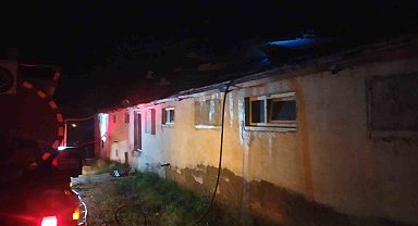 Elazığ'da yangında: Yüzlerce tavuk telef oldu