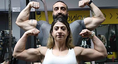 Fitness sporcusu kadını görenler hayran kalıyor