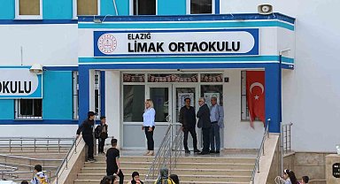 Elazığda Kopya çekerken yakalanan öğrenci öğretmenini bıçakladı