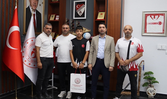 Taekwondo Türkiye Şampiyonu Kip'ten İl Müdürü Eren'e ziyaret etti