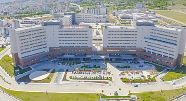 Elazığ Fethi Sekin Şehir Hastanesi Kalp ve Damar Cerrahi Kliniğinde başarılı kalp cerrahisi ameliyatı yapıldı