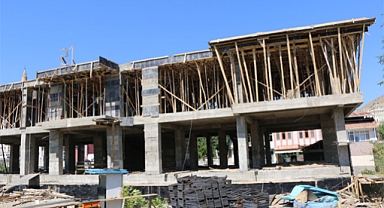 Ağın Yeni hükümet konağı'nda çalışmalar devam ediyor