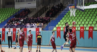 Elazığ'da Basketbol U18 yerel lig mücadelesi sona erdi