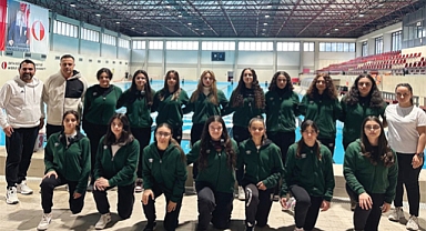 Elazığ GSİMSK Kadın Sutopu takımı ilk devreyi başarıyla tamamladı