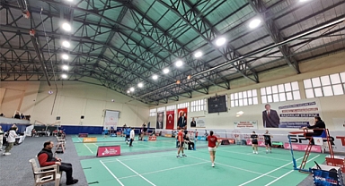 Elazığ Badminton takımından gururlandıran başarı