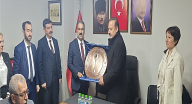 Anahtar Parti Genel Başkanı Yavuz Ağıralıoğlu'na yoğun ilgi