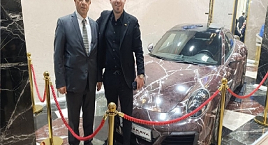 Fuar'ın Yıldızı Vişne Mermer Desenli Porsche